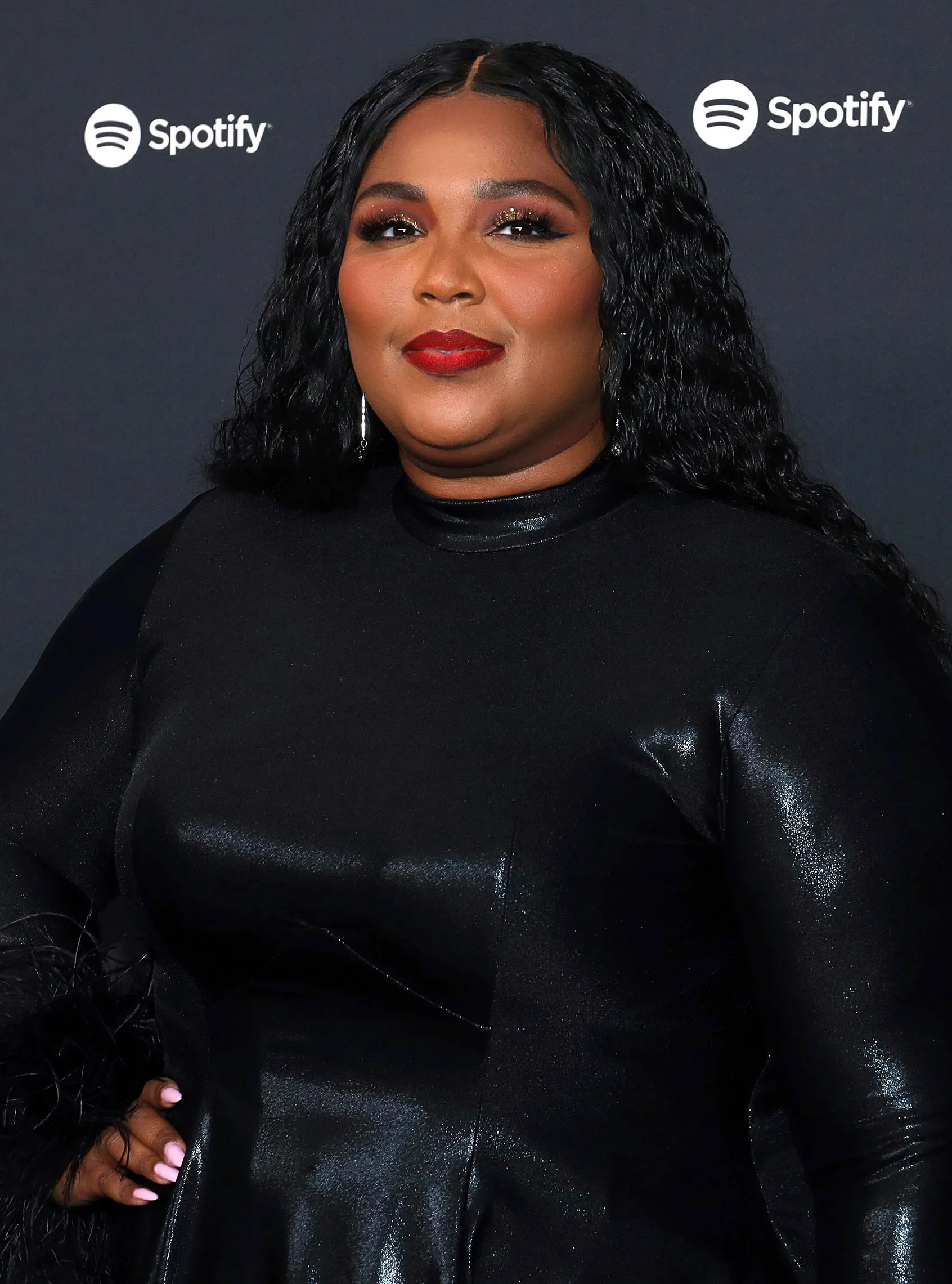 Lizzo Looks Incredible Makeup-Free Dancing With Her Mom in a Towel