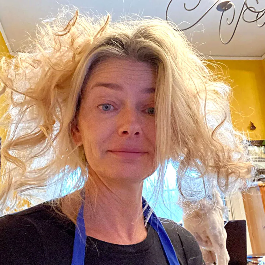 Paulina Porizkova Makeup-Free Is All of Us Self-Quarantining