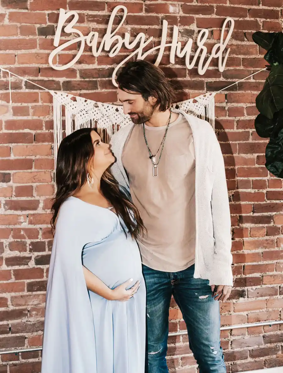 Pregnant Maren Morris Cradles Her Bump Pregnant Celebrities Celebrate Baby Showers