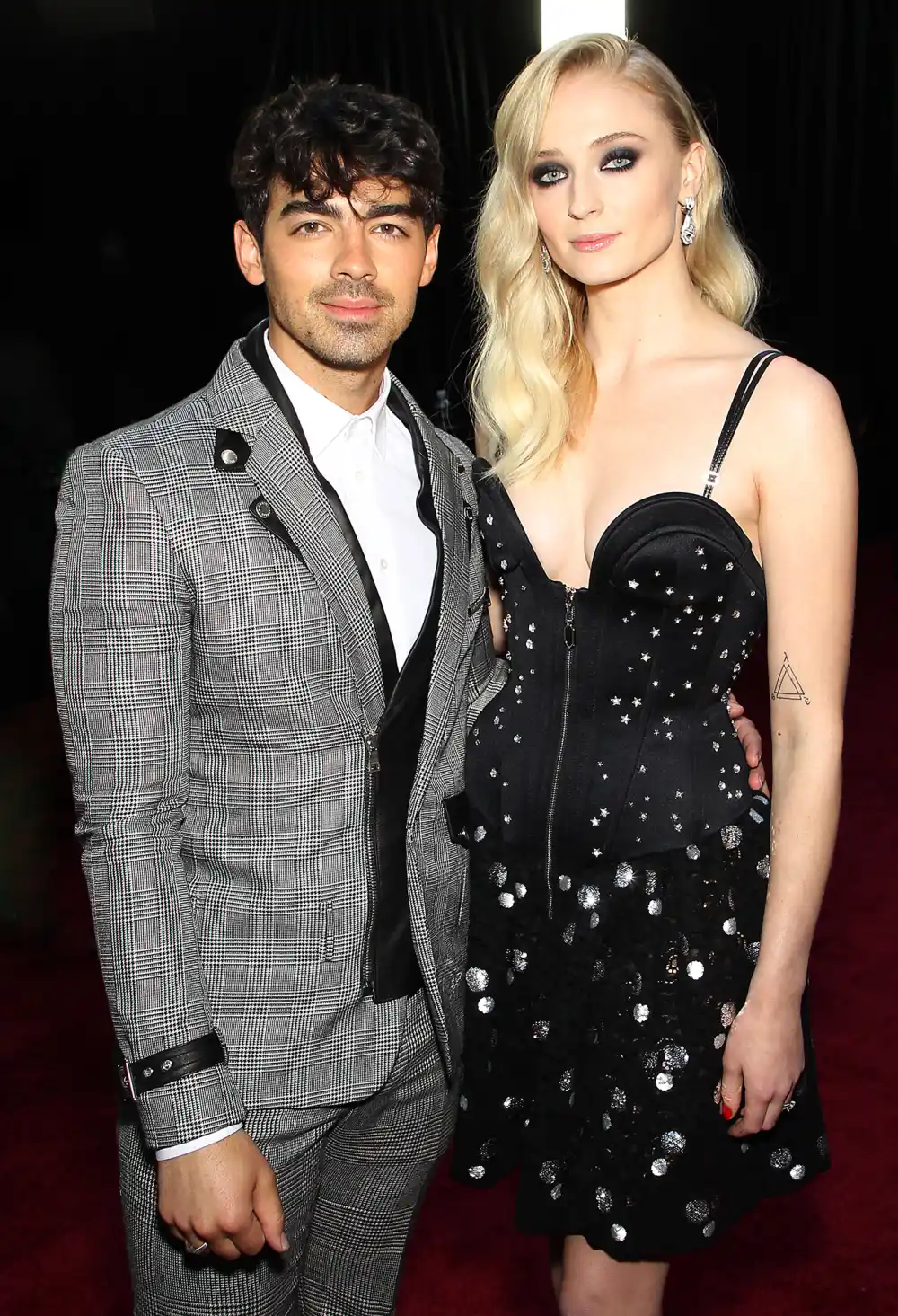 Pregnant Sophie Turner Calls Joe Jonas Her Favorite &lsquo;Visual Art&rsquo; During Quarantine Q&A