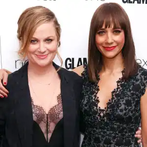 Rashida Jones Cant Believe Amy Poehler Owns Wine Shop
