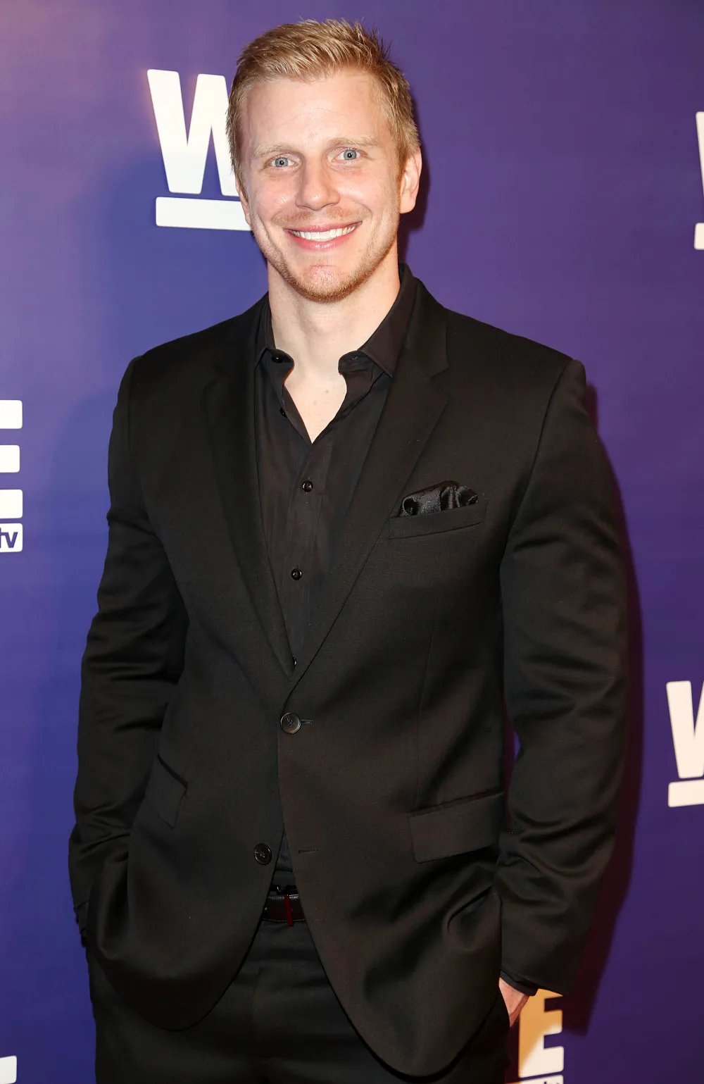 Sean Lowe Jokes About Divorce After Troll Spots His Missing Wedding Ring