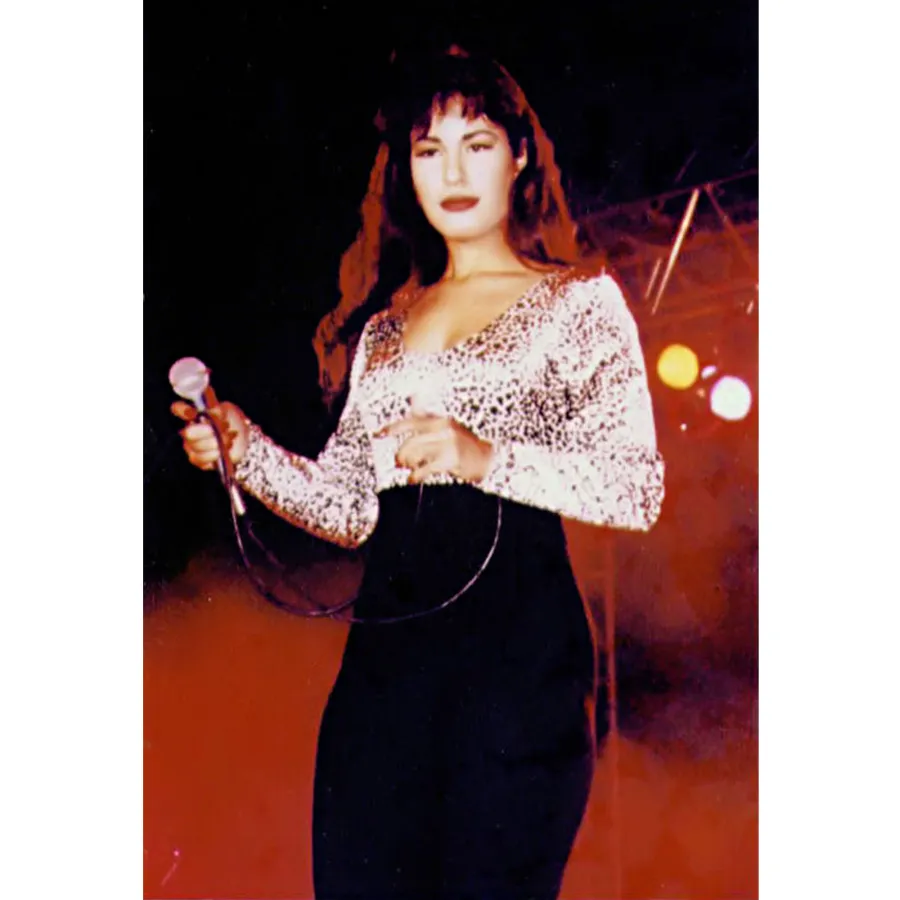 Selena Quintanilla Her Life in Photos