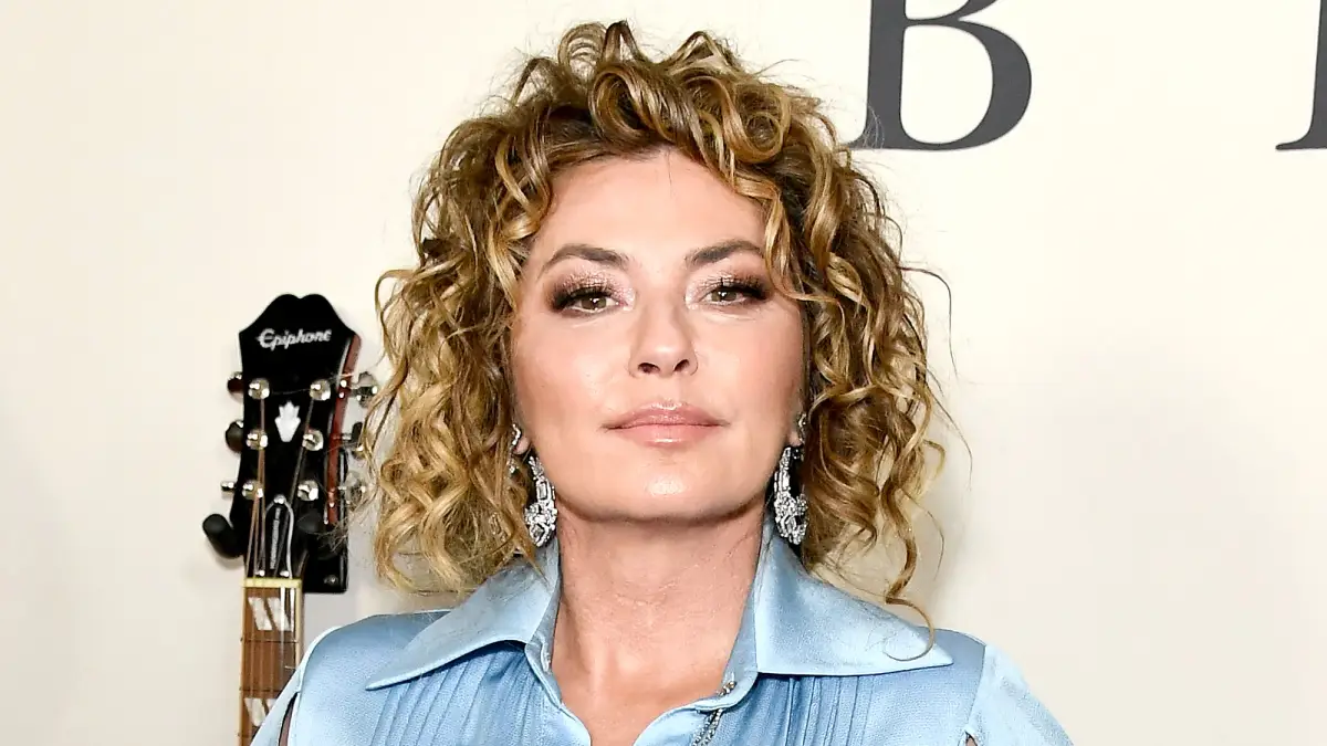 Shania Twain Says Worrying About Aging Is a 'Waste of Time'