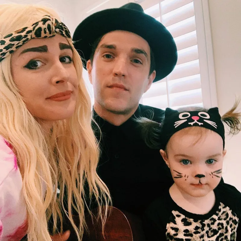 Shenae Grimes-Beech Coronavirus Activities