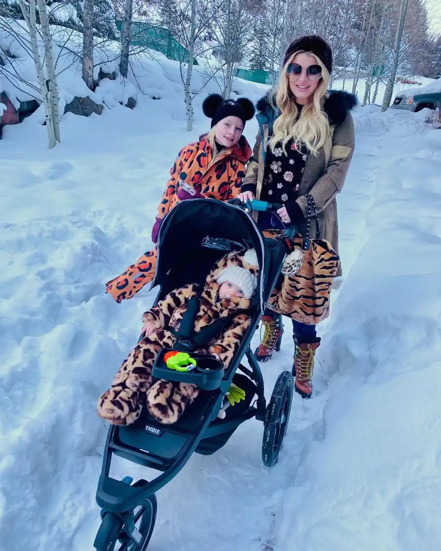 Snow Cute Jessica Simpson and Eric Johnson Daughter Birdie Cutest Pics