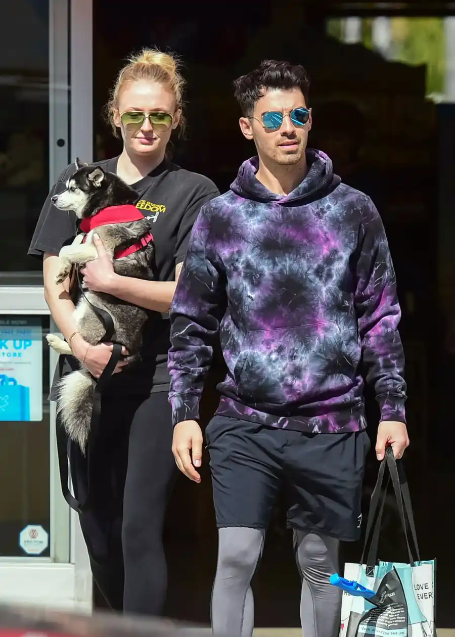 Sophie Turner Pregnancy Outings