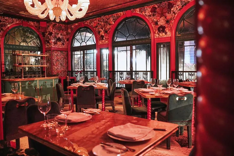 The Mayfair Supper Club Luxury Handbag Shopping Issue 14 Buzzzz-o-Meter