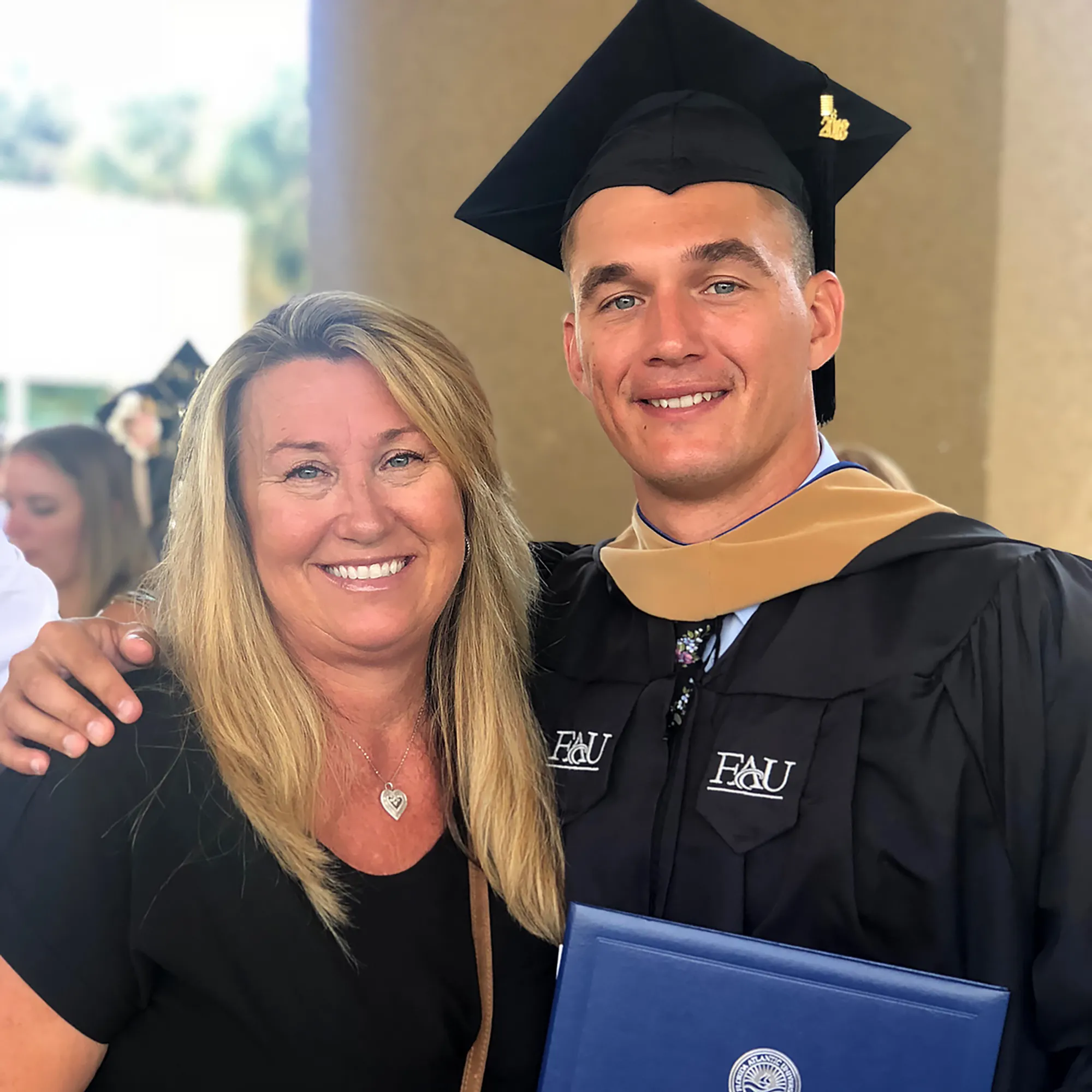 Tyler Cameron Shares Gut-Wrenching Final Moments With His Late Mother, Encourages Followers to Be Organ Donors