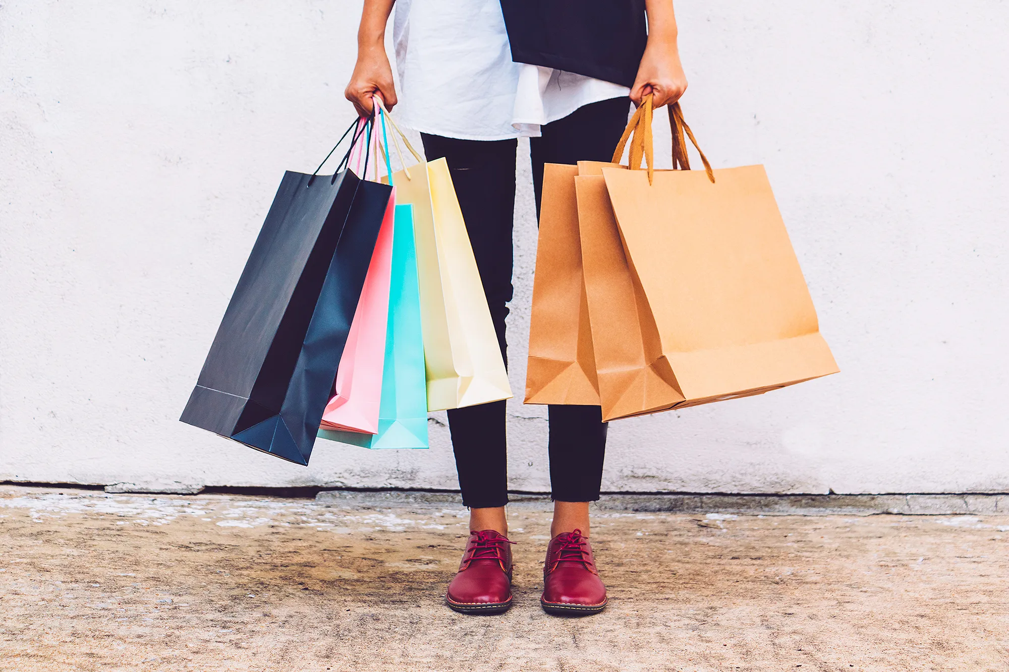 woman-with-shopping-bags