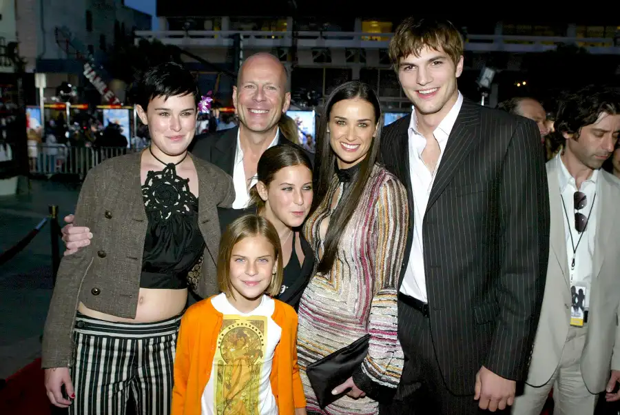 2 Demi Moore and Bruce Willis 2009 Demi, Bruce and Ashton