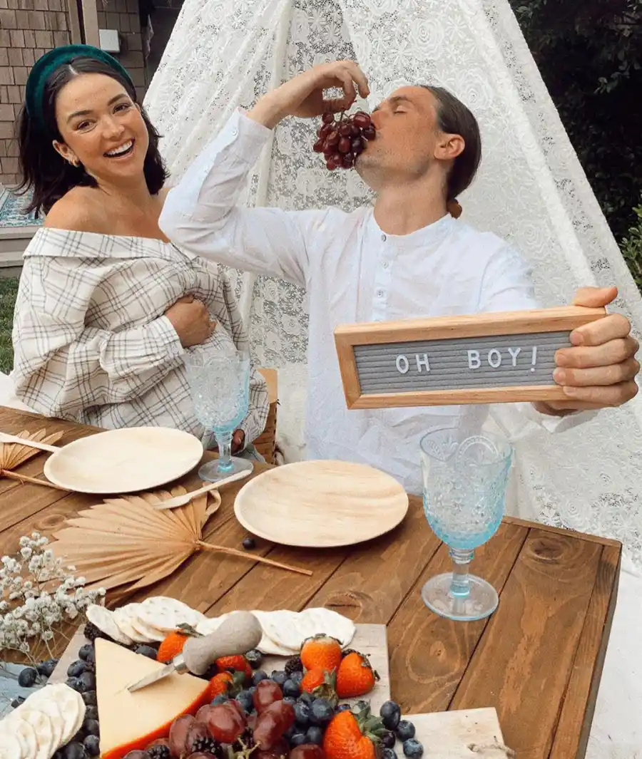 Bachelor Alum Bekah Martinez Reveals That Shes Having Baby Boy