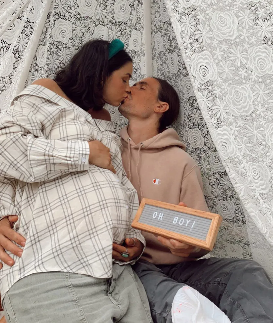 Bachelor Alum Bekah Martinez Reveals That Shes Having Baby Boy