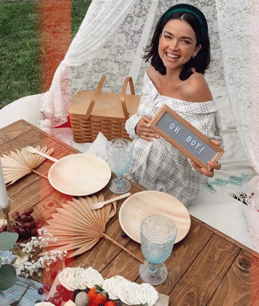 Bachelor Alum Bekah Martinez Reveals That Shes Having Baby Boy