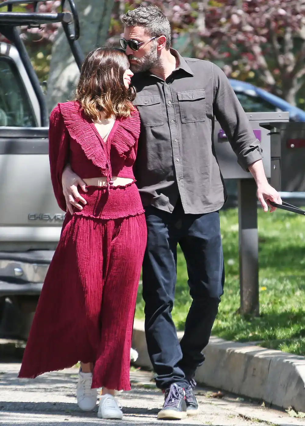 Ben Affleck and Ana de Armas PDA Jennifer Garner Is Very Friendly With Ben Affleck&rsquo;s Girlfriend Ana de Armas