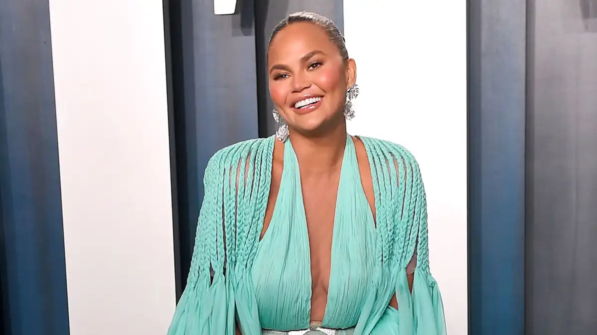 Chrissy Teigen Defensive Chicken and Dumpling Oscar Party Georges Hobeika