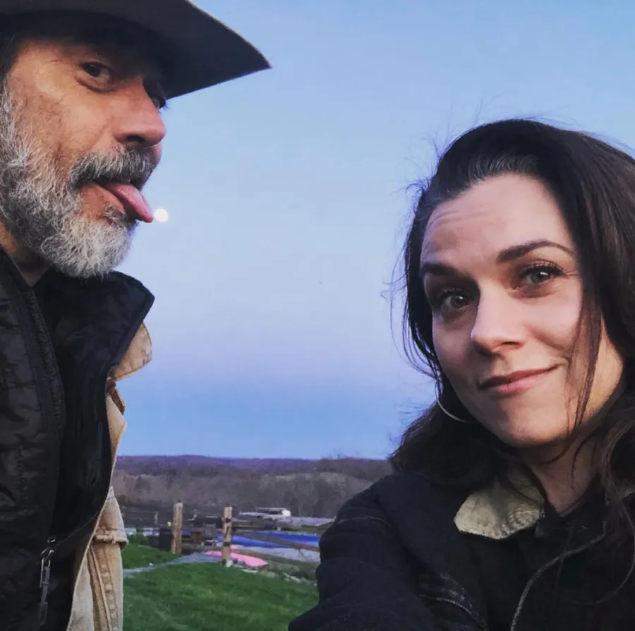 Hilarie Burton and Jeffrey Dean Morgan selfie