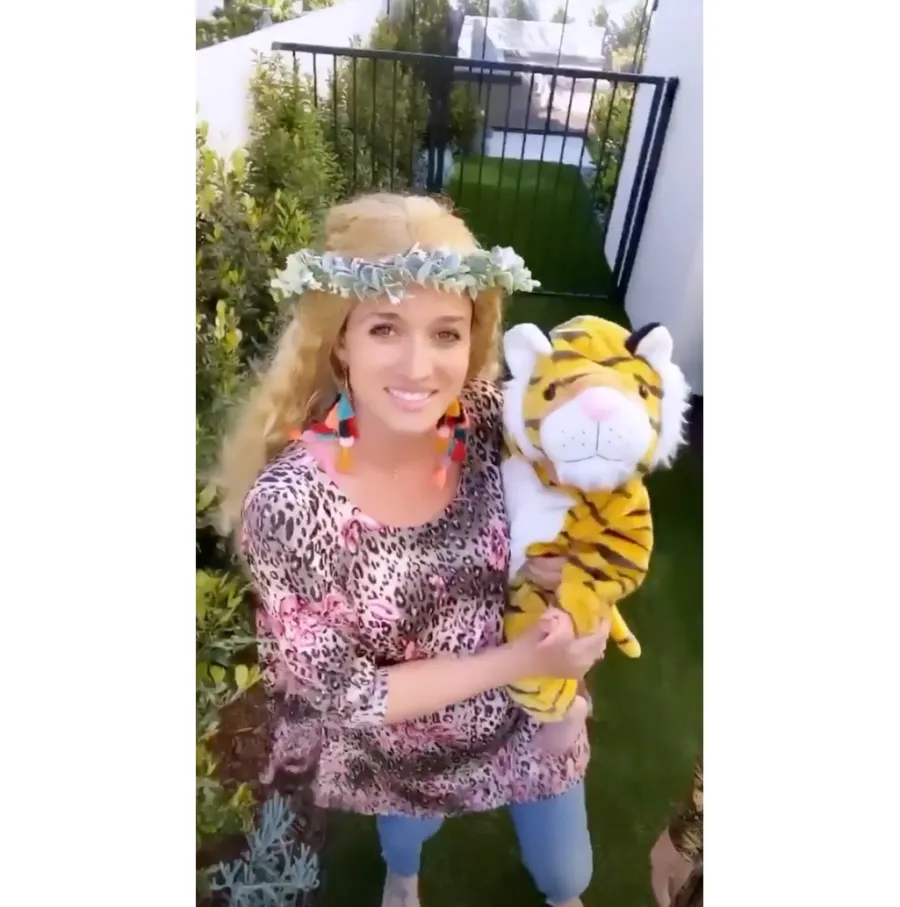 Jade Roper and Tanner Tolbert Dress Up With Kids in Tiger King costumes