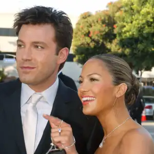 Jennifer Lopez Gushes Over Her 2002 Engagement Ring From Ben Affleck