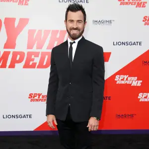 Justin Theroux Hosts Quarantine Disco Night Dinner With Dog Kuma