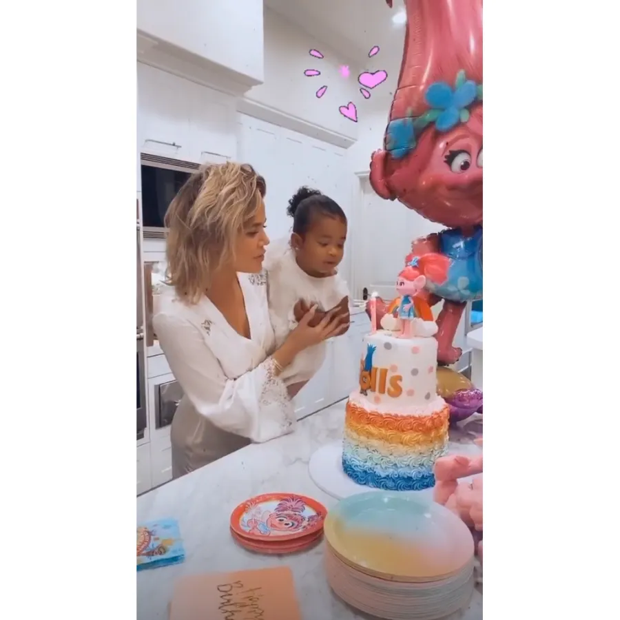 Khloe Kardashian True birthday candles