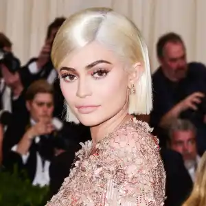 Kylie Jenner Is Going Au Naturale While in Quarantine