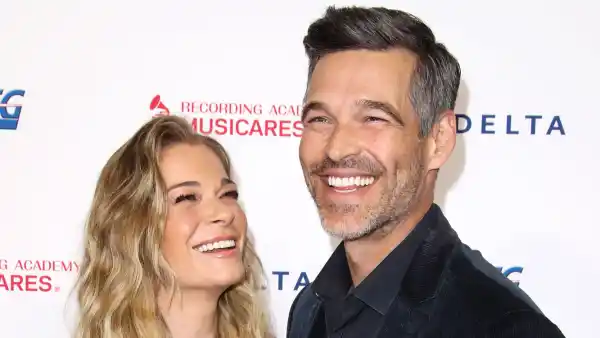 LeAnn Rimes Reveals She Rewrote Cant Fight the Moonlight Made Music Video With Eddie Cibrian Quarantine