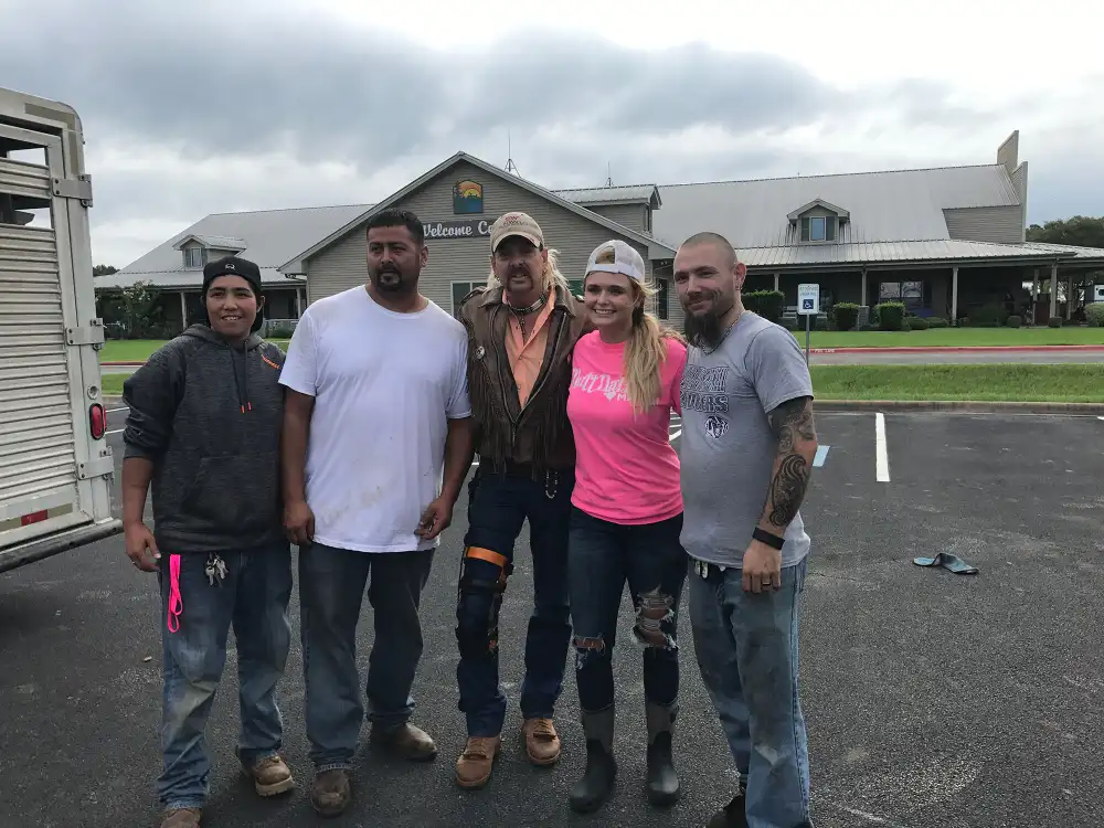 Miranda Lambert Shares Throwback Pics With Tiger King Joe Exotic, John Finlay and Saff