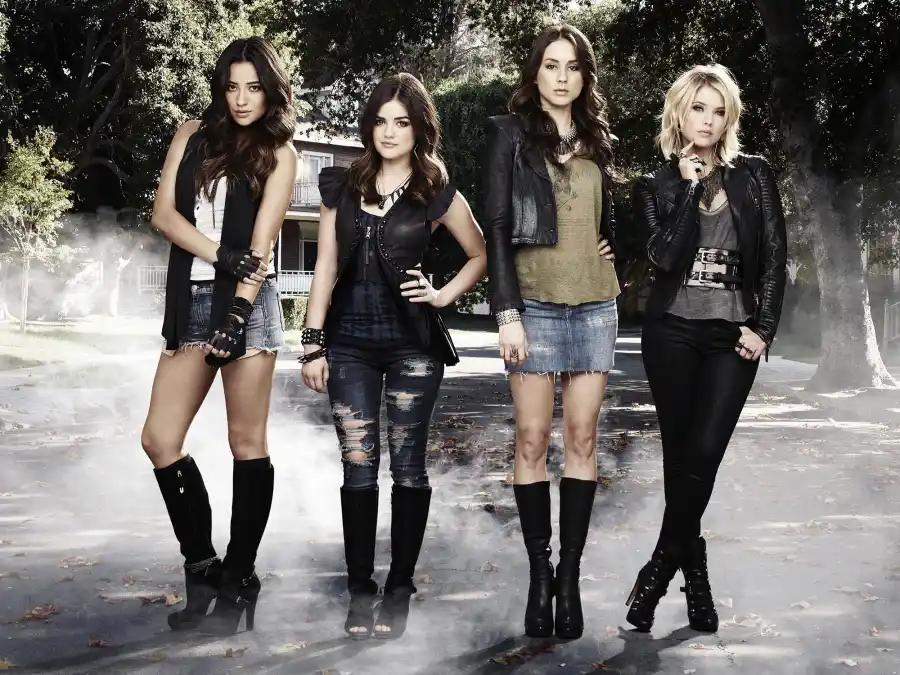 Pretty Little Liars (hulu) Old Teen Dramas to Rewatch Now