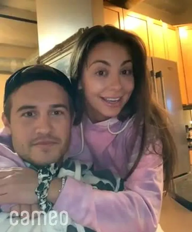 Peter Weber and Kelley Flanagan Cozy Up Cameo video