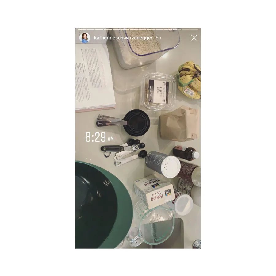 Pregnant Katherine Schwarzenegger Bakes Banana Bread