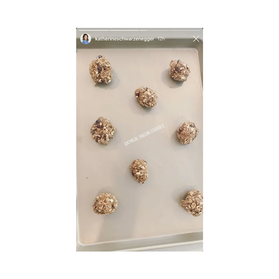 Pregnant Katherine Schwarzenegger Bakes Banana Bread