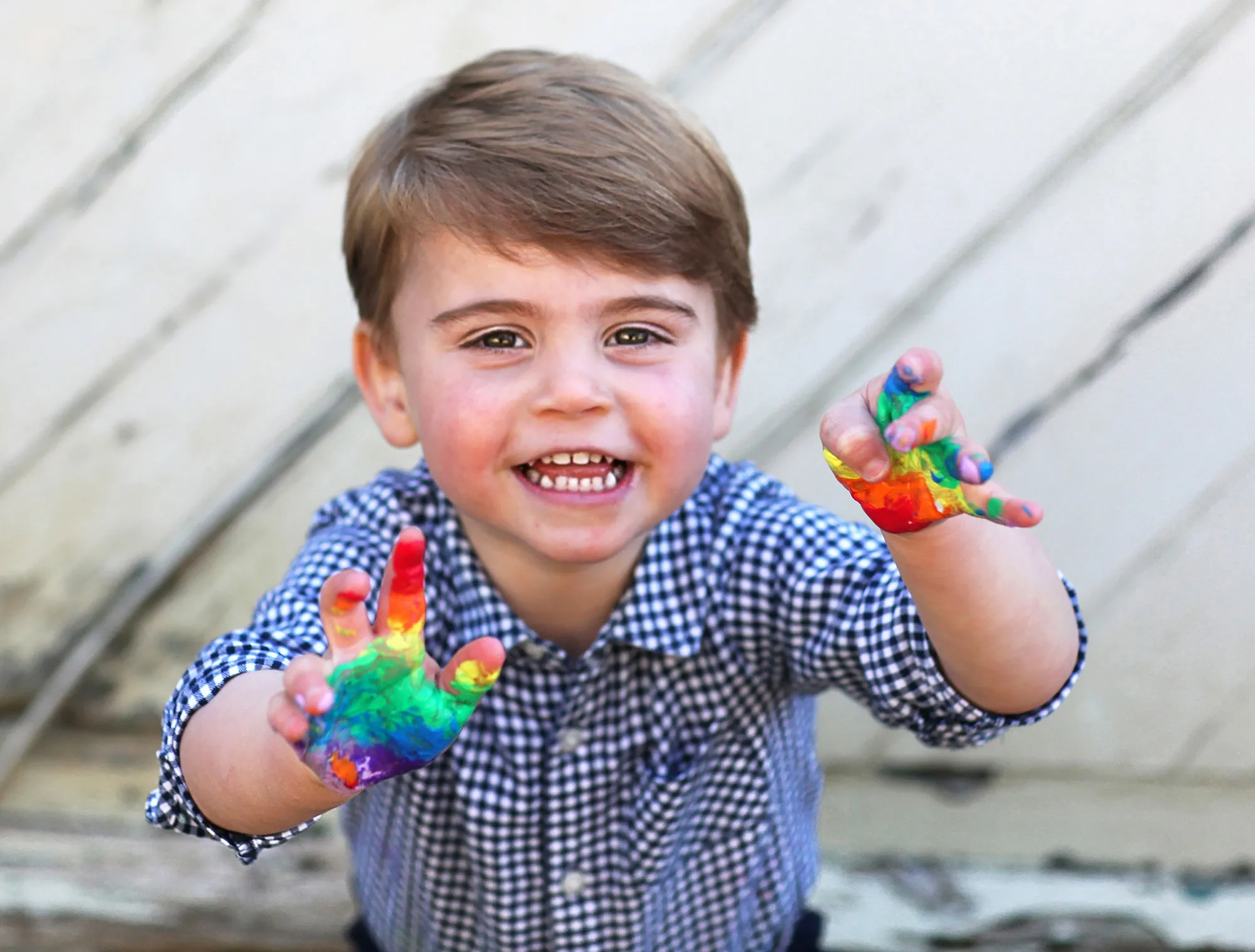 Duchess Kate and Prince William Share ‘Instagram vs. Reality’ Pics From Prince Louis’ Birthday Shoot