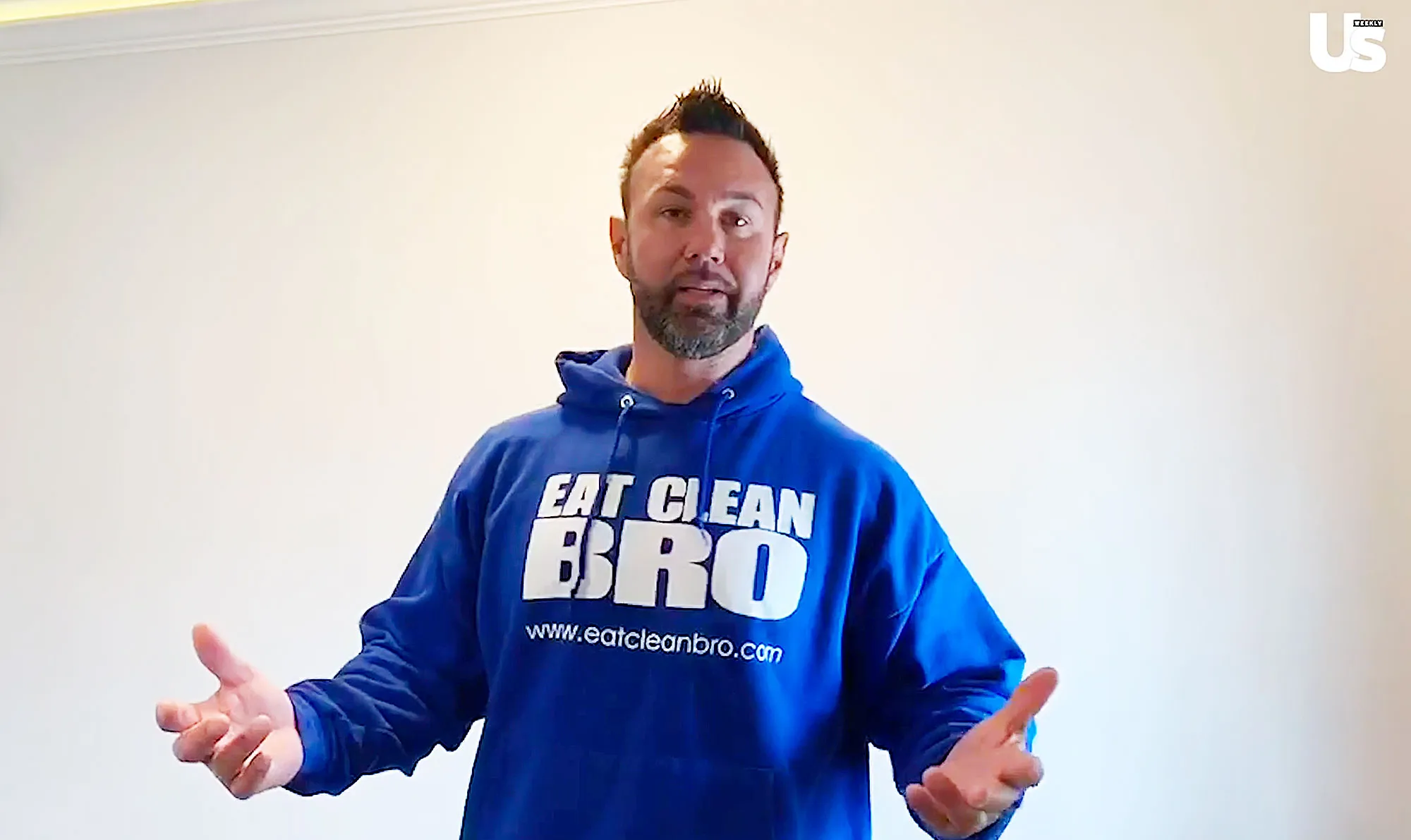 Roger Mathews Gives a Tour of His House New Pool and Yard