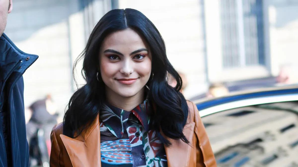 camila-mendes-skin