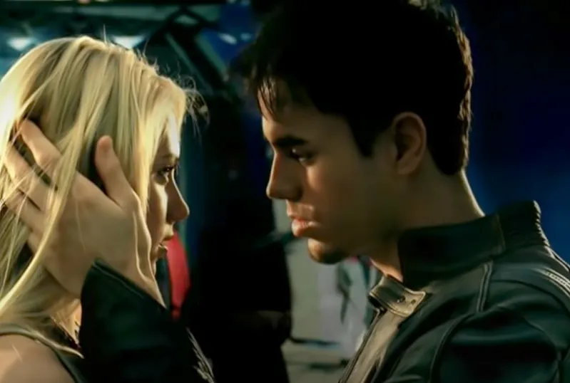 1 Enrique Iglesias and Anna Kournikova Escape