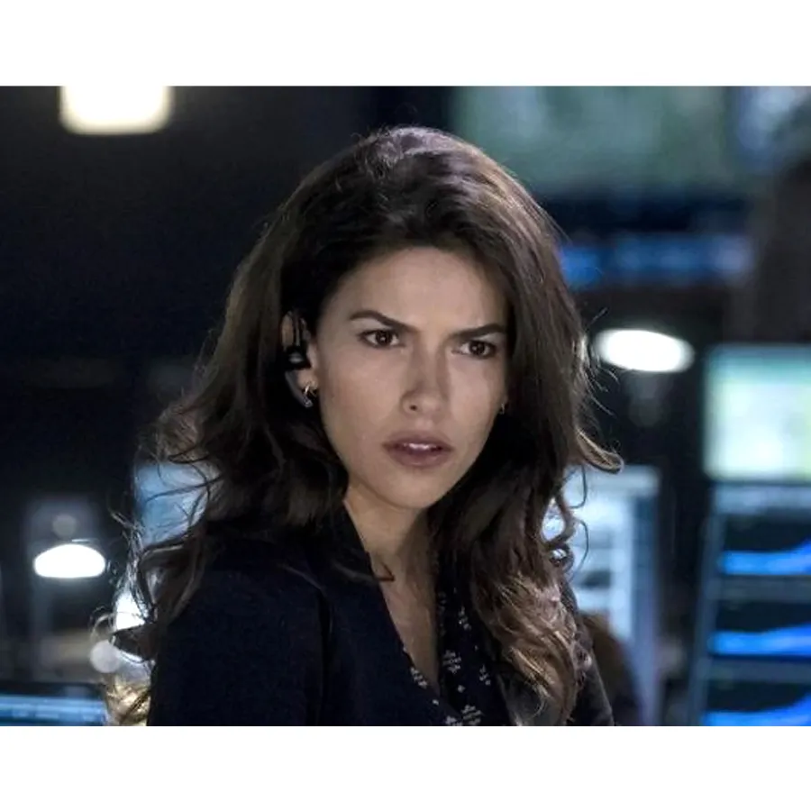 5 Things to Know About Justin Hartley Mystery Woman Sofia Pernas