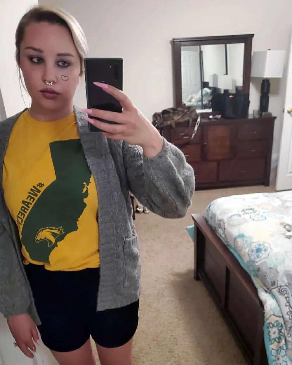 Amanda Bynes Is &lsquo;Not Living in a Sober Living Facility&rsquo;