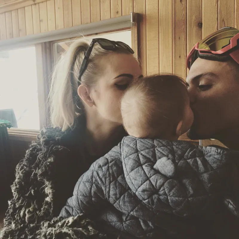 Ashlee Simpson Evan Ross Sweetest Family Moments Ahead Baby No 3