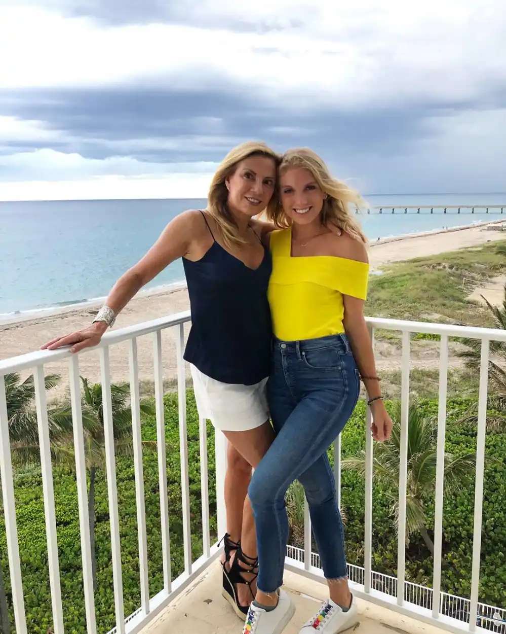 Avery Singer Reveals Mom Ramona Theory F--kboys Dating Quarantine