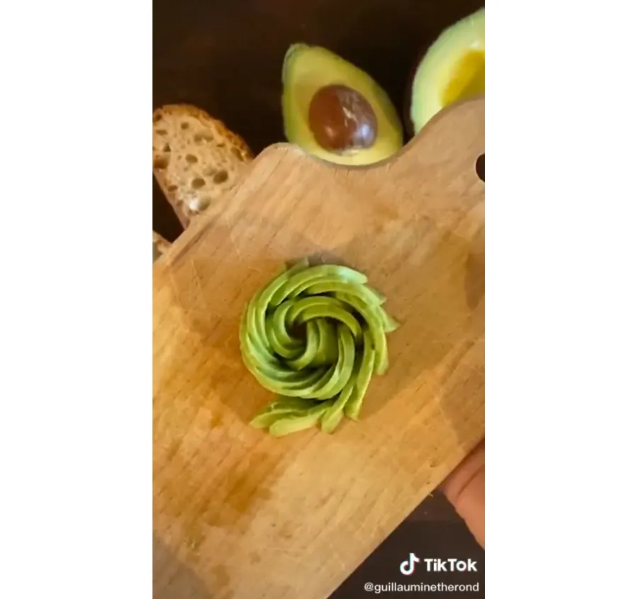 Avocado Flowers guillauminetherond