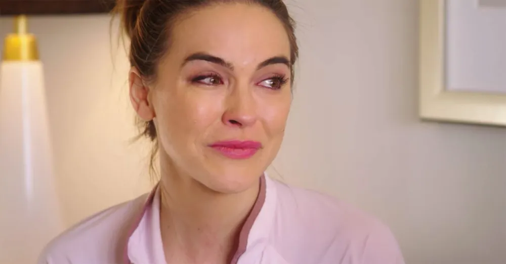 Chrishell Stause Cries Over Justin Hartley Split on Selling Sunsets