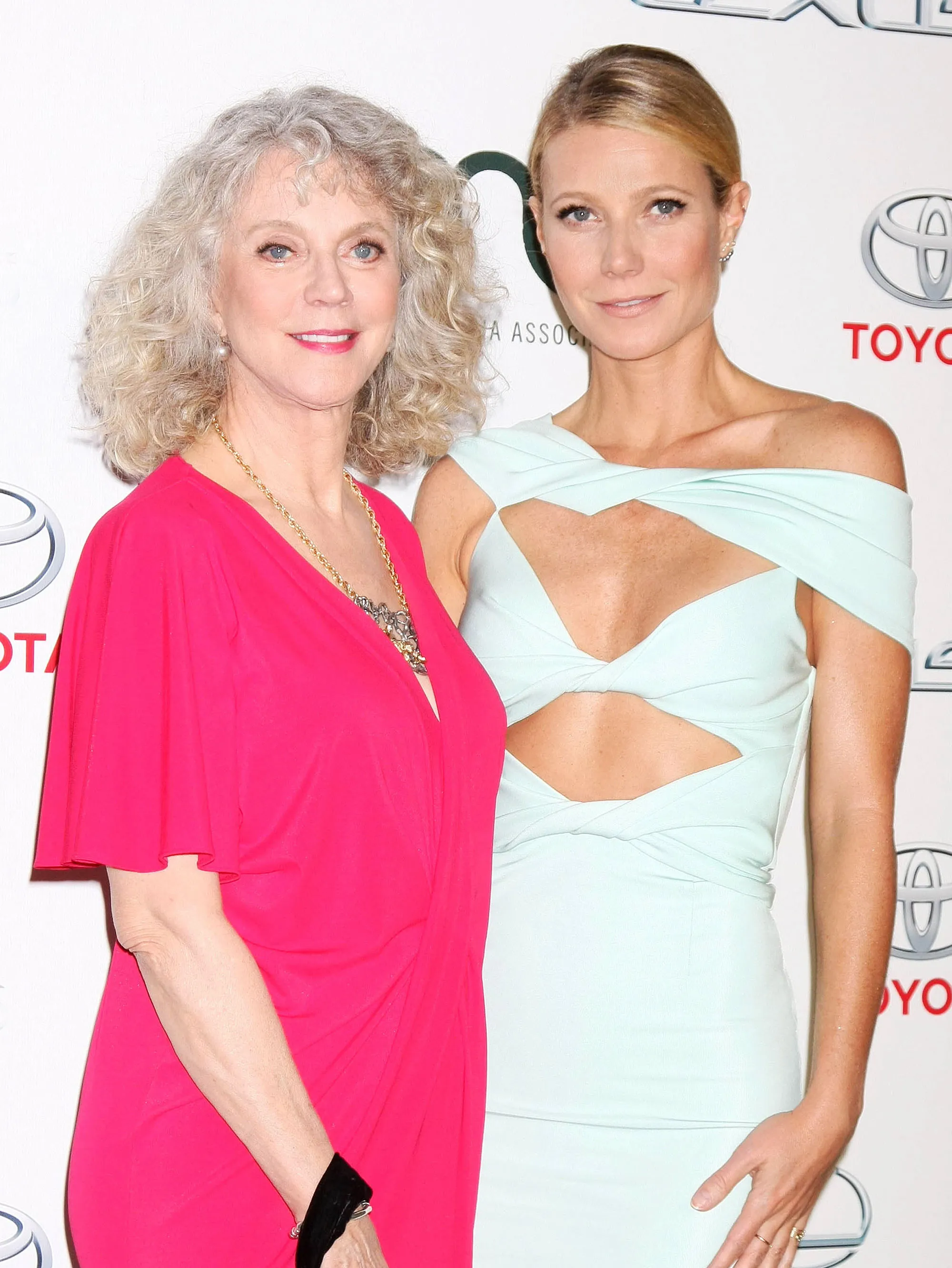 Gwyneth Paltrow and More Stars Read Hilarious Texts From Their Moms