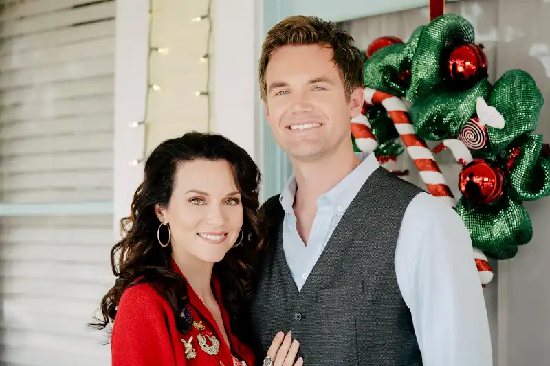 Hilarie-Burton-Tyler-Hilton-A-Christmas-Wish