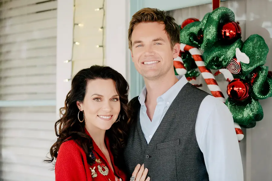 Hilarie-Burton-Tyler-Hilton-A-Christmas-Wish