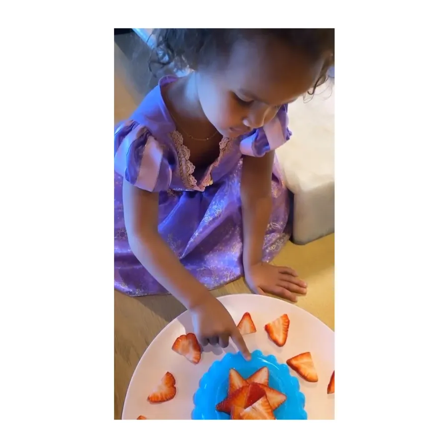 Luna Jello Chrissy Teigen Instagram