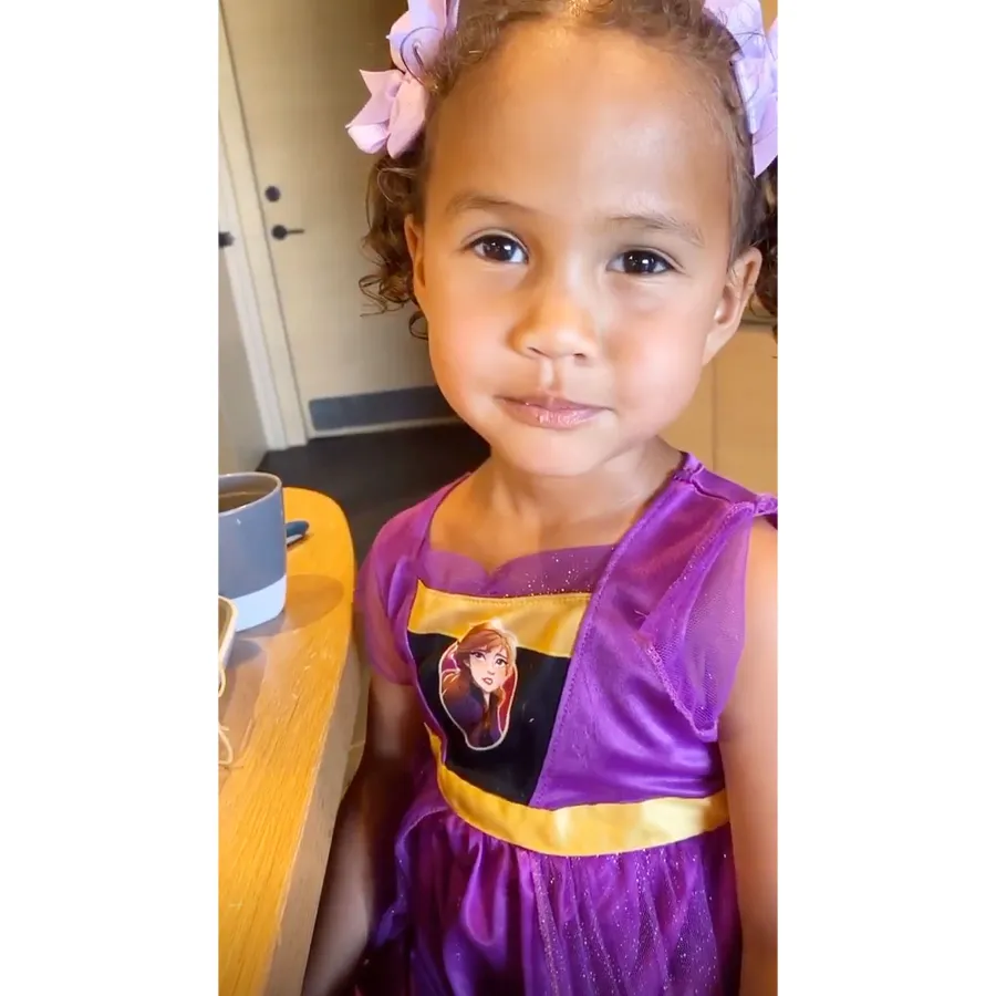 Luna Princess Dress Eating Lunch