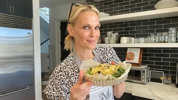 Molly Sims Days During the Coronavirus Outbreak 3