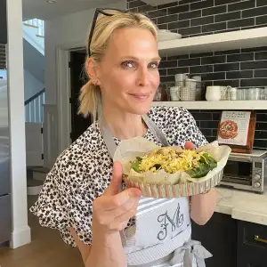 Molly Sims Days During the Coronavirus Outbreak 3