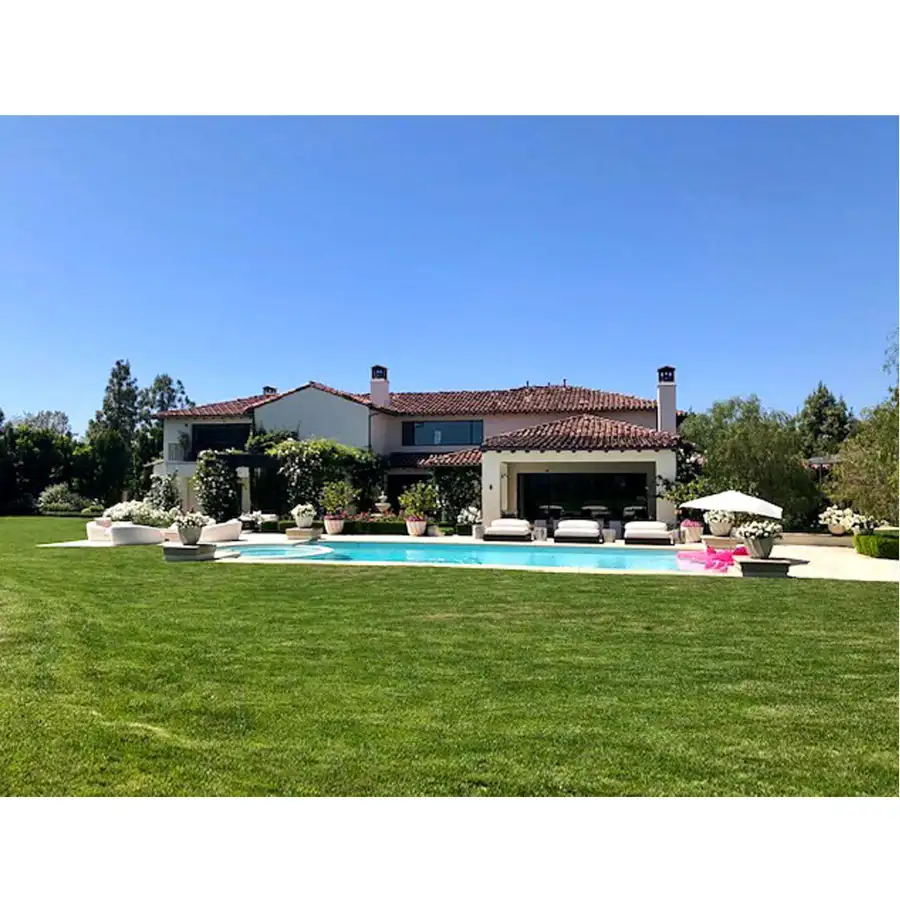 On the Market See Inside Khloe Kardashian Massive Calabasas Mansion